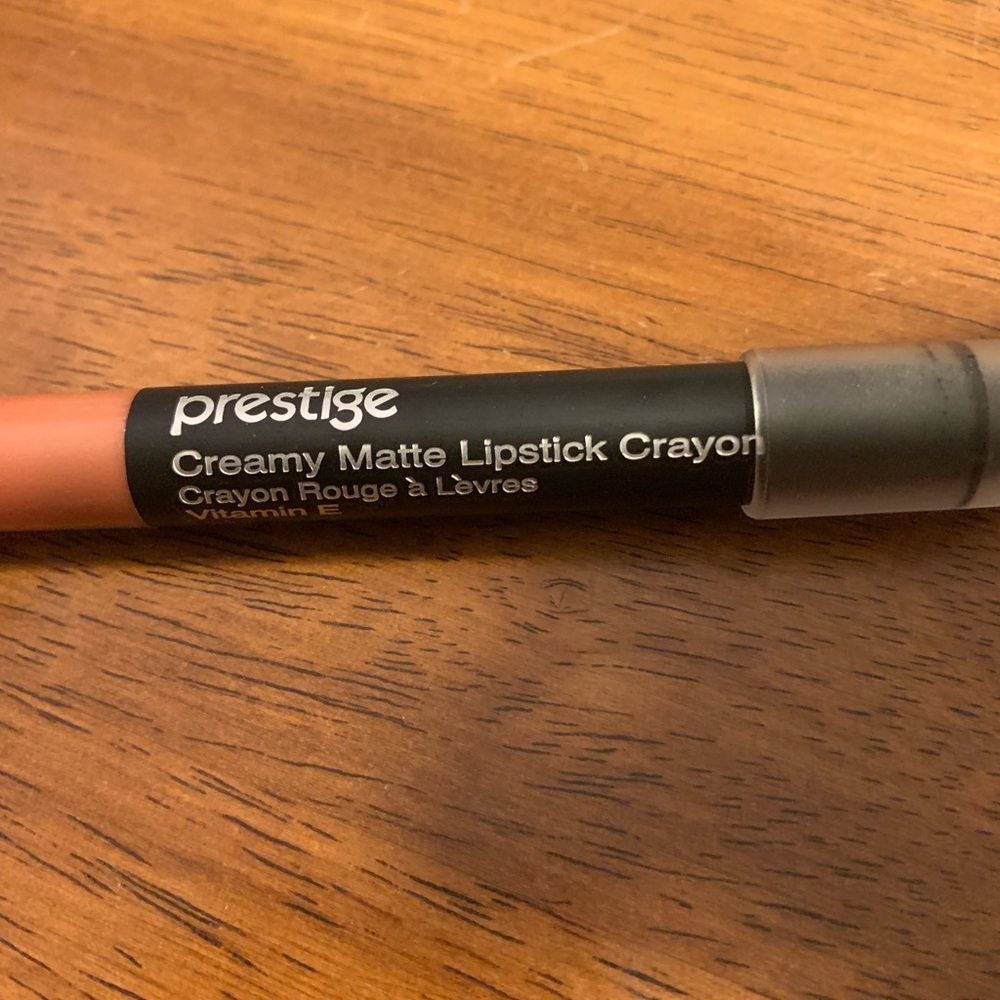 Prestige Creamy Matte Lipstick Crayon in Volie